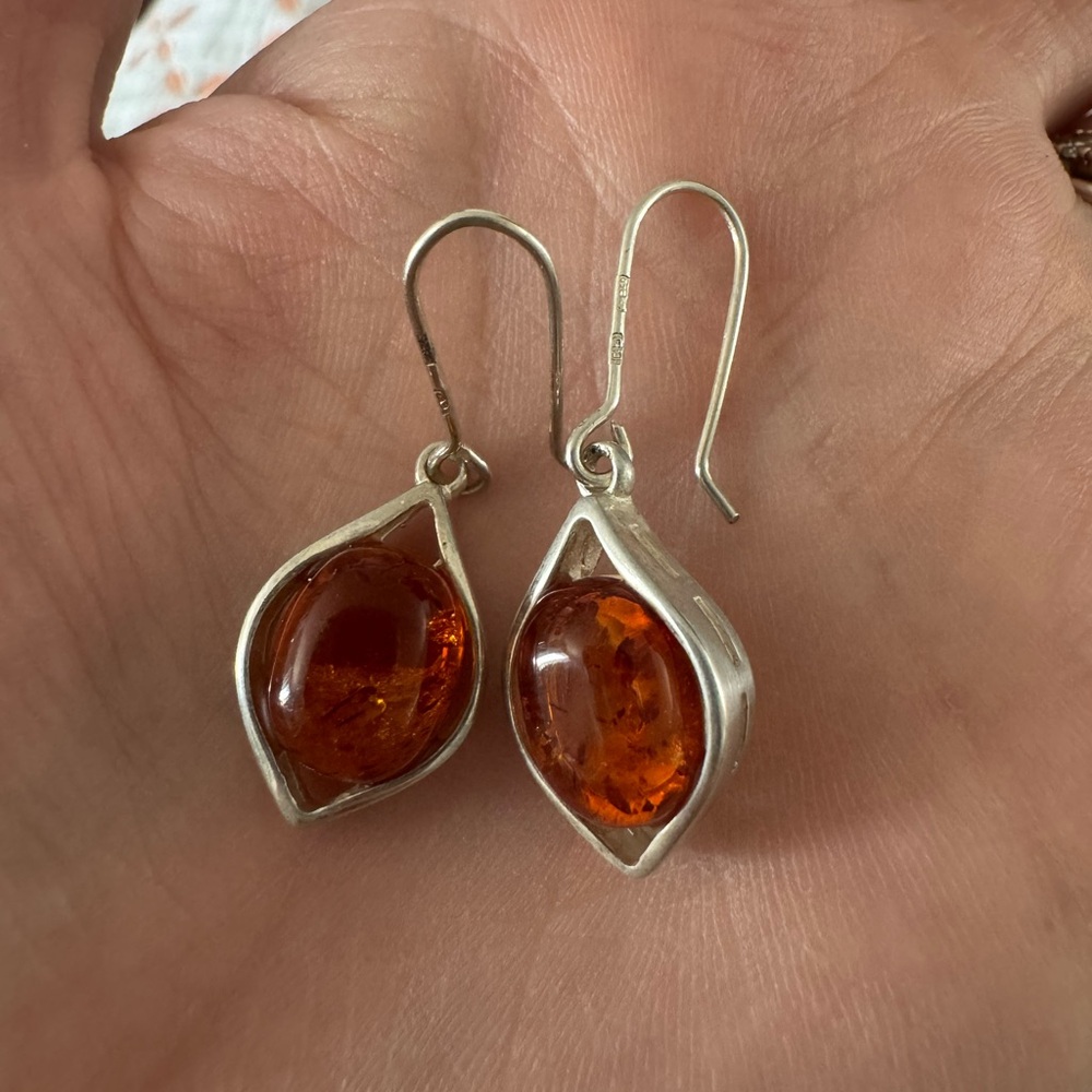 Gorgeous amber and 925 Silver Drop Earrings